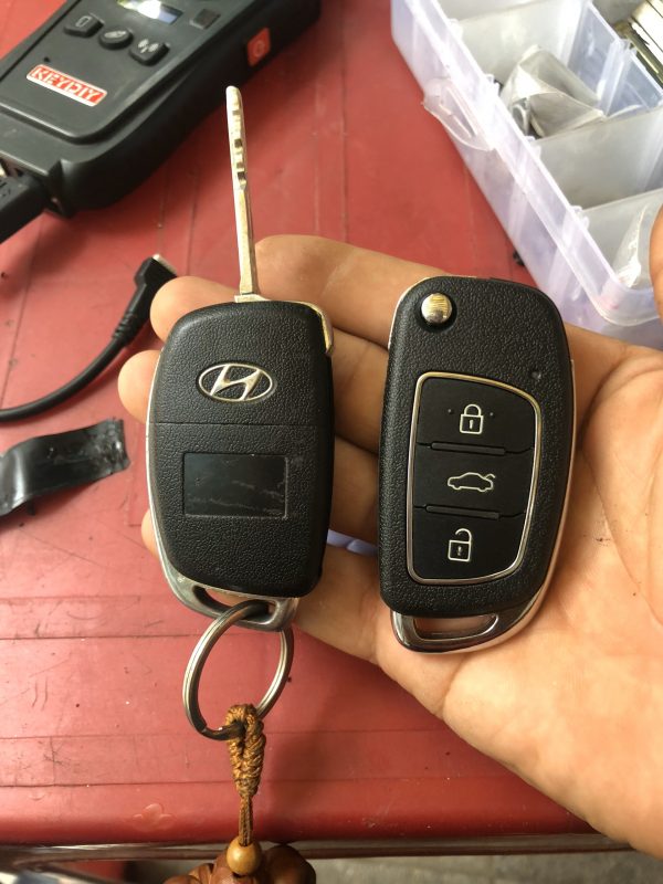 chìa khóa remote Hyundai Elantra